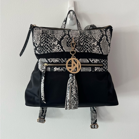 BRAND NEW VERY STYLISH KATE LANDRY BACKPACK PURSE BAG BLACK/SNAKE SKIN PRINT - Picture 9 of 10